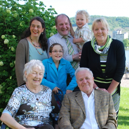 Petra und Klaus Reuter mit Kindern Carolin und Felix, Ursula Reuter-Breith, Ingrid und Manfred Reuter 2013